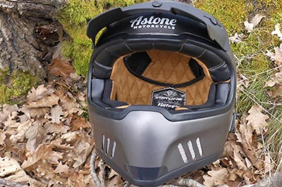 Le casque Aston Super Retro